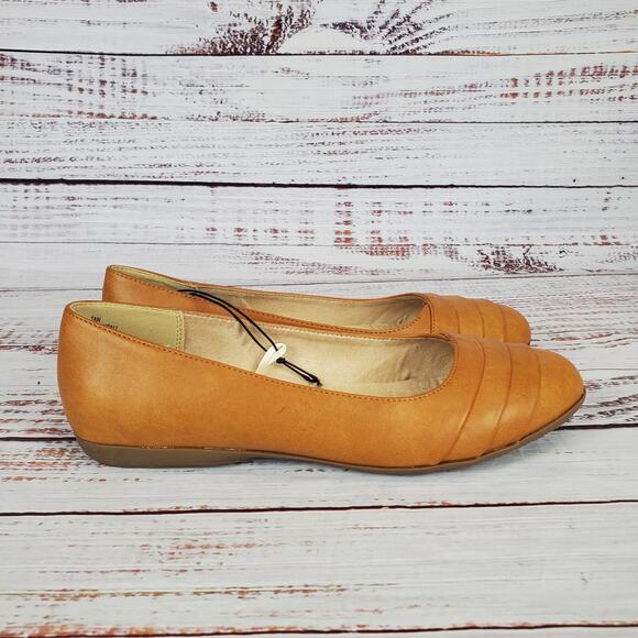 New White Mountain Cali Flats 9M Earthy Vegan Leather Slip on Shoes Casual NWOB - Picture 3 of 9